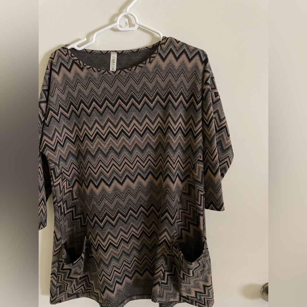 EUC cozy comfortable brown & black tunic top